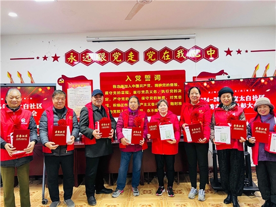 人大代表助力3?5表彰志愿，传承雷锋精神