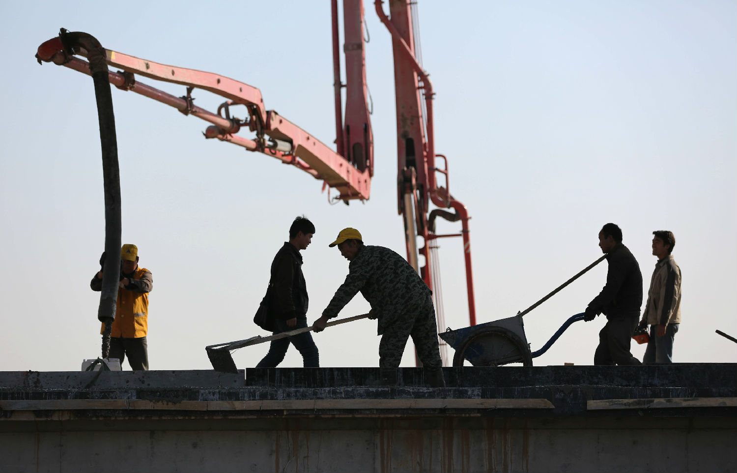建筑工程中，哪些因素会影响施工进度呢？